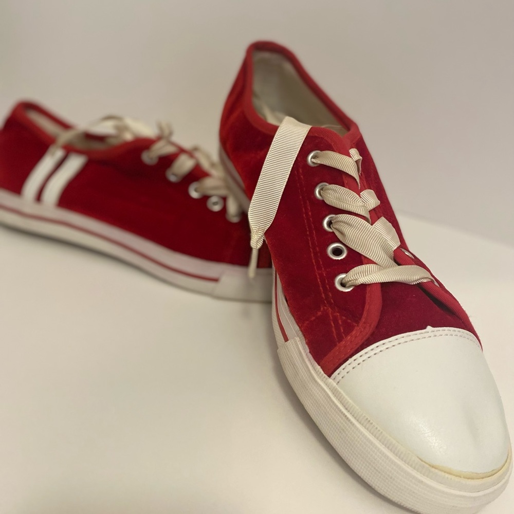 Twiggy London Red Velvet Sneaker size 11w